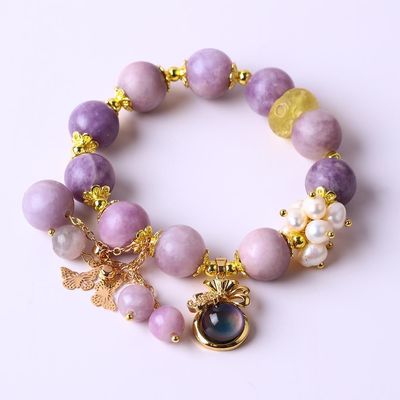 Pulsera de piedra cristalina de perlas redondas hecha a mano con amuletos de lujo