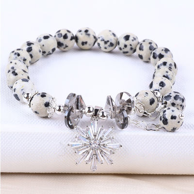 Pedra preciosa personalizada 8mm Ronda Dalamation Jasper Con Copo de Nieve Brazalete de Perlas de Encanto para Regalos