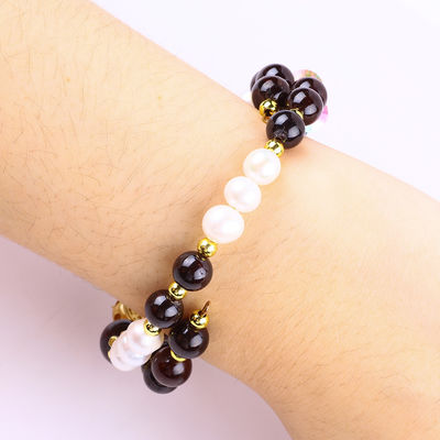 Granate de 8 mm y perla blanca con espaciador de flores con perlas doble brazalete para uso diario