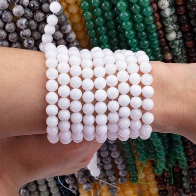 Jade blanco hebras de cuentas sueltas piedra semipreciosa cristal natural piedra preciosa para la fabricación de joyas DIY