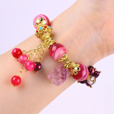 Brazalete de piedra de ágata rosa de 14 mm con talla de zorro púrpura de nueve colas