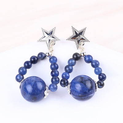 Aretes hechos a mano de piedra cristalina, piedras preciosas de sodalita, con perlas, con astros encantadores, con pendientes, con pendientes.