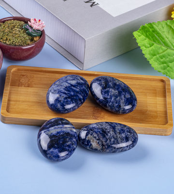 Piedra de palma Sodalite Pocket Sodalite Piedra de preocupación Sodalite Para aliviar el estrés Decoración del hogar