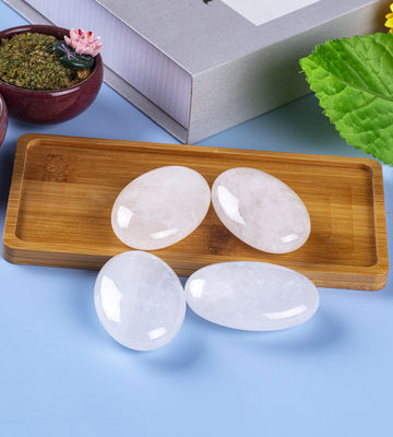 Piedra de palma natural de cuarzo claro unisex oval piedra de cuarzo claro para energía Reiki Chakra meditación liberación de ansiedad