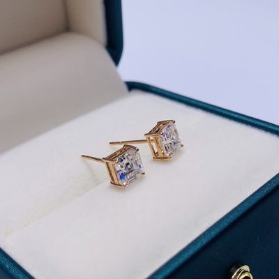Cubicos de oro de 18K Moissanite Diamante Auriculares para el regalo de cumpleaños