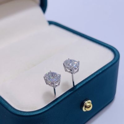 18k oro moissanita diamantes ovalado pendientes pernos para el regalo