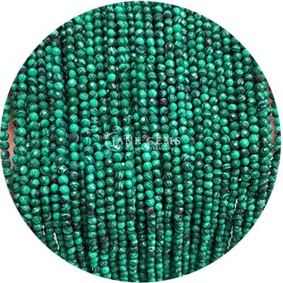 Perlas de gemas cristalinas naturales con caras redondas con forma redonda