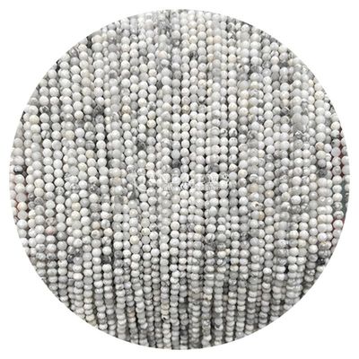Perlas de gemas cristalinas naturales de cara redonda forma de jade blanco pequeño Howlite hebras sueltas de perlas para pulseras