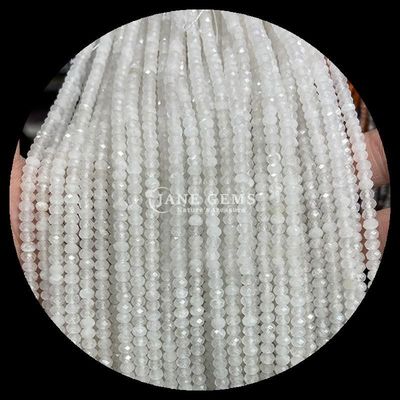 Joyería DIY haciendo hebras de cuentas sueltas de ábaco con facetas para energía curativa y fiestas