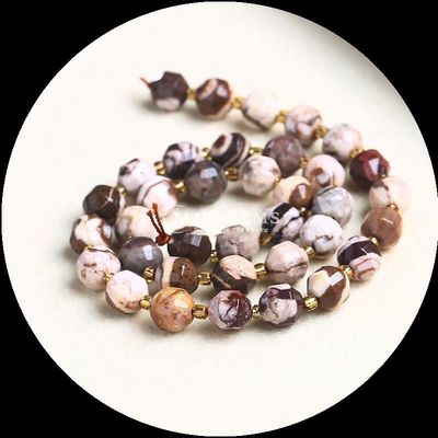 Perlas pulidas de piedras preciosas naturales con facetas sueltas de rombo para la fabricación de joyas