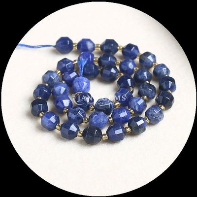 Perlas pulidas de piedras preciosas naturales con facetas sueltas de rombo para la fabricación de joyas