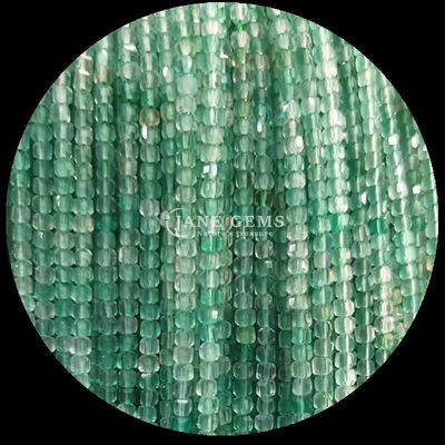 Mini cubo colorido de piedras preciosas con cuentas de ópal rosa y hilos de ágata verde