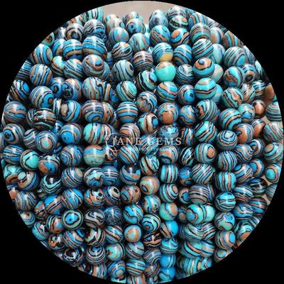 Las cuentas de malaquita sintéticas son perfectas para pulseras redondas de varios colores.